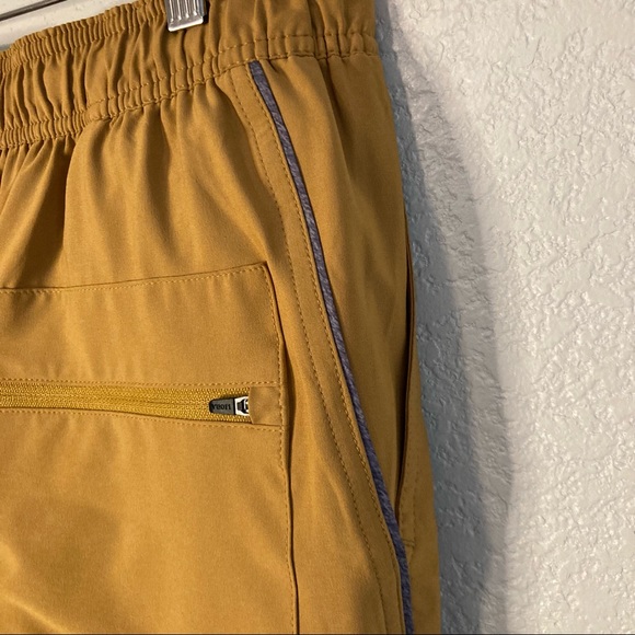 NWT ⛰ Vuori | Trail Short - Dark Golden - Picture 11 of 14